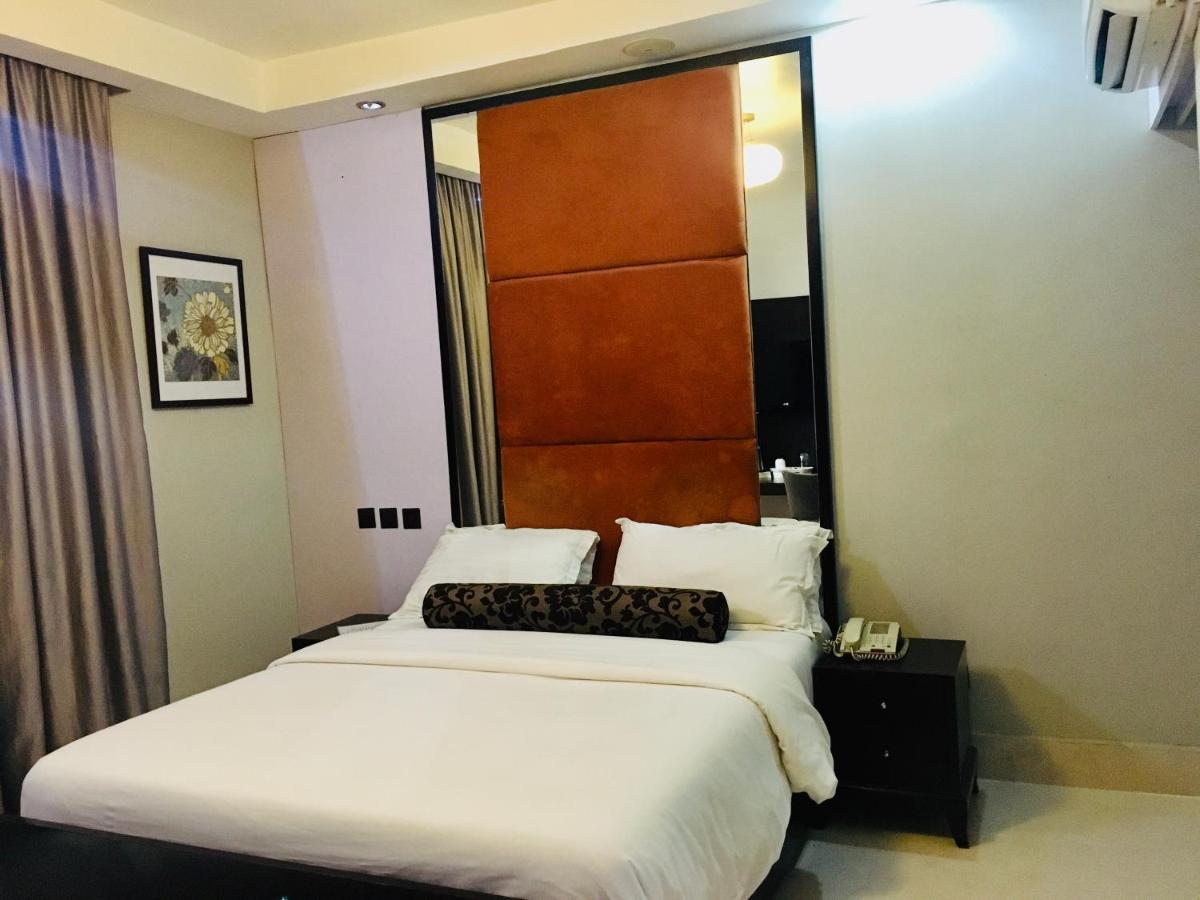 BW Starfire Hotel Ikeja Extérieur photo