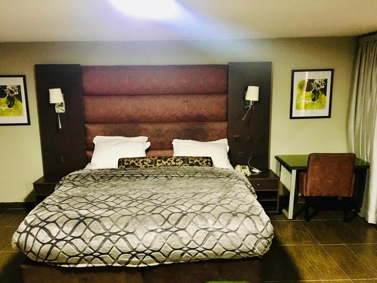 BW Starfire Hotel Ikeja Extérieur photo