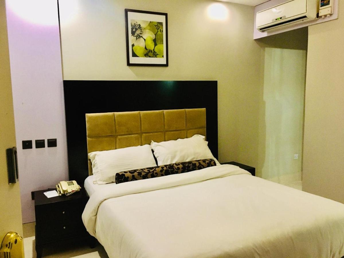 BW Starfire Hotel Ikeja Extérieur photo