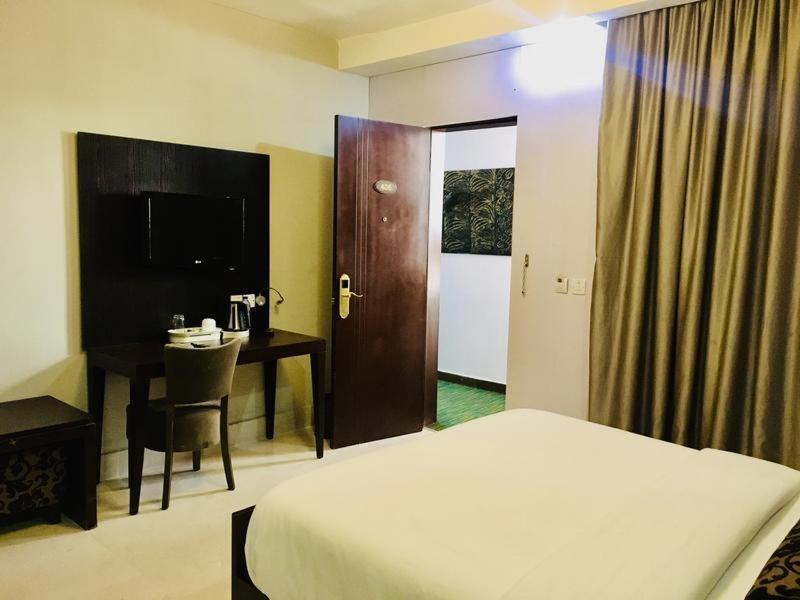BW Starfire Hotel Ikeja Extérieur photo