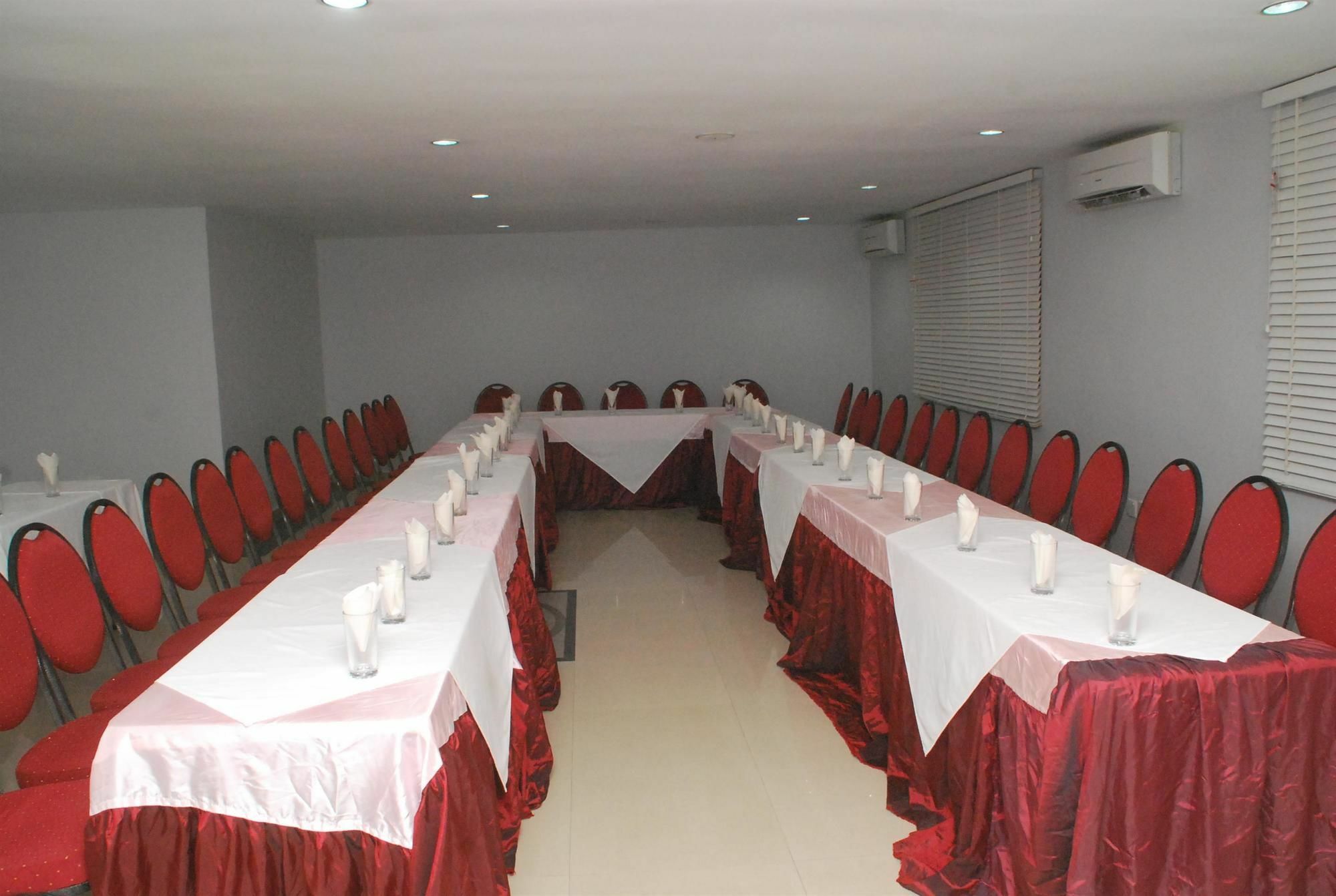 BW Starfire Hotel Ikeja Extérieur photo