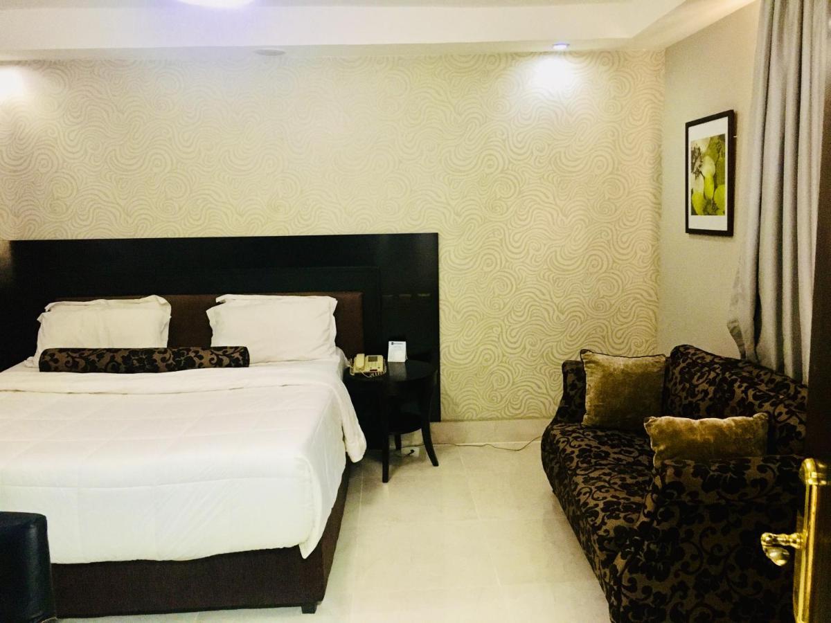BW Starfire Hotel Ikeja Extérieur photo